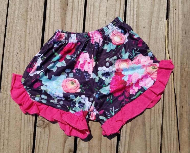 Black floral shorts - Miss Thangz